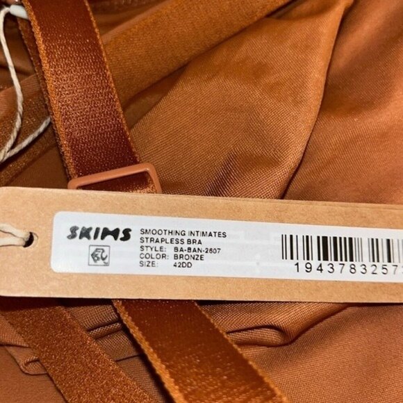 Skims 42DD SMOOTHING INTIMATES SMOOTHING STRAPLESS BRA Bronze NWT - Picture 2 of 2